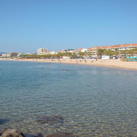 Hotel Sable Et Soleil - Port, Plage Et Jacuzzi Prive Fréjus Exterior foto