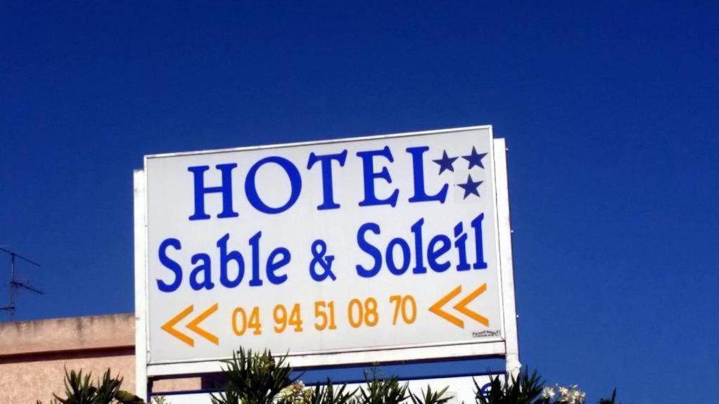 Hotel Sable Et Soleil - Port, Plage Et Jacuzzi Prive Fréjus Exterior foto