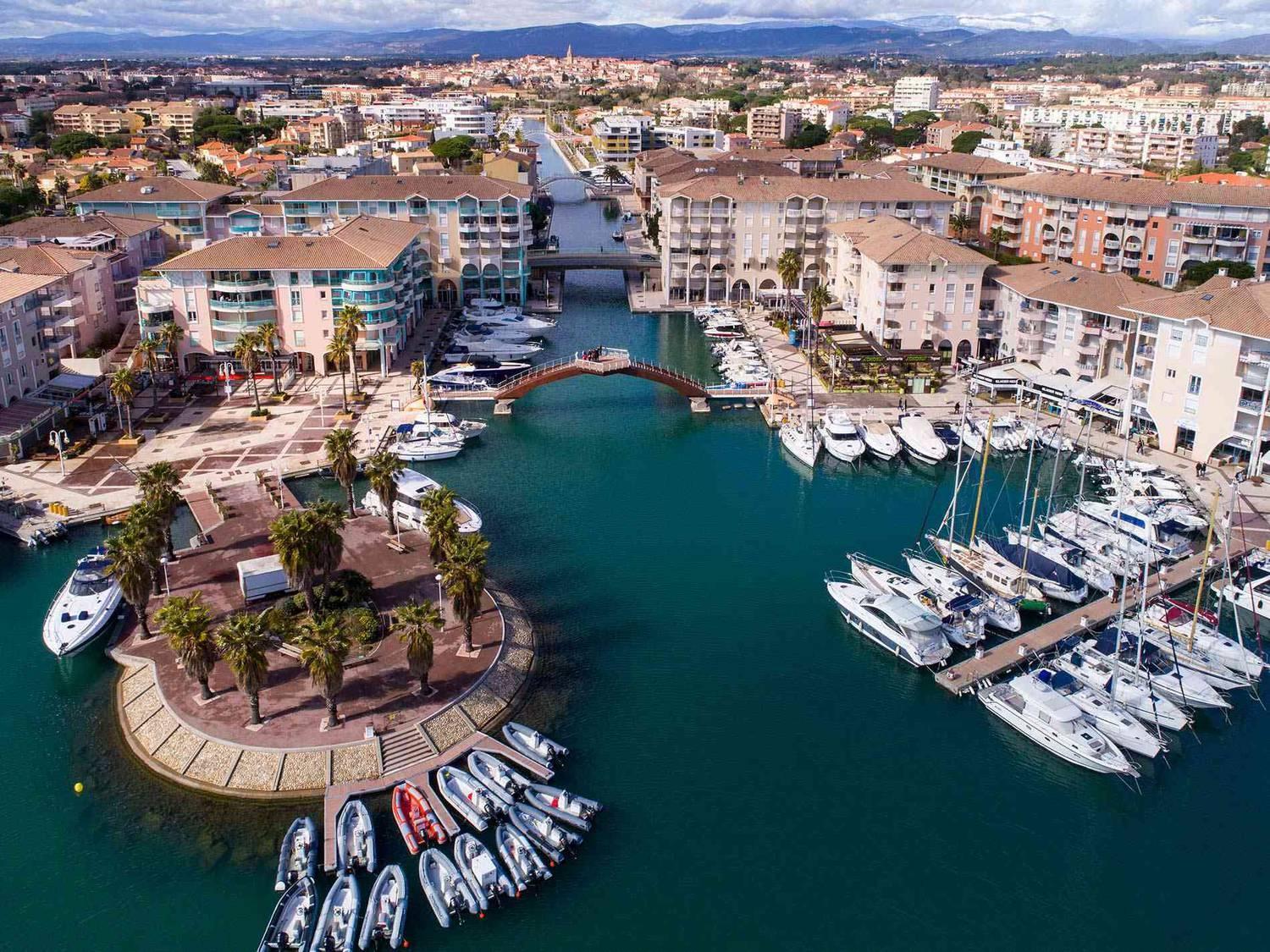 Hotel Sable Et Soleil - Port, Plage Et Jacuzzi Prive Fréjus Exterior foto