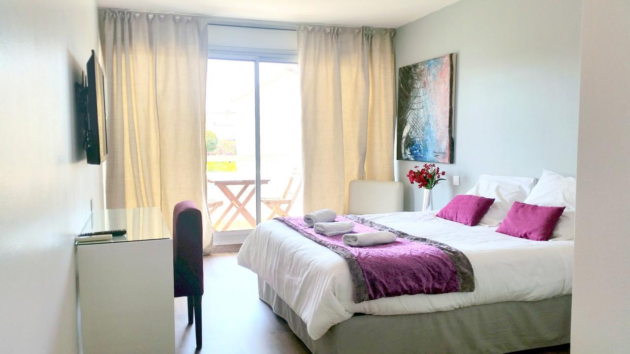 Hotel Sable Et Soleil - Port, Plage Et Jacuzzi Prive Fréjus Zimmer foto