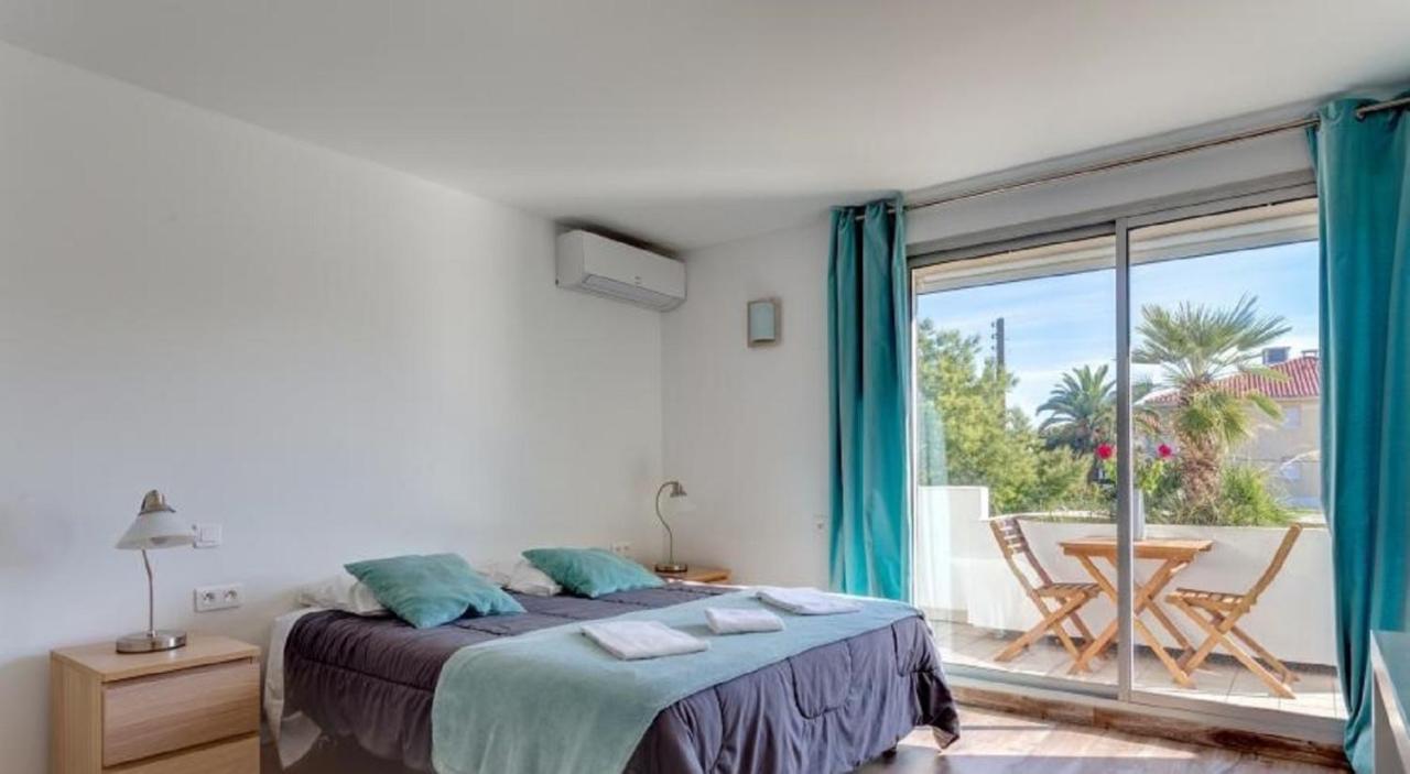 Hotel Sable Et Soleil - Port, Plage Et Jacuzzi Prive Fréjus Zimmer foto